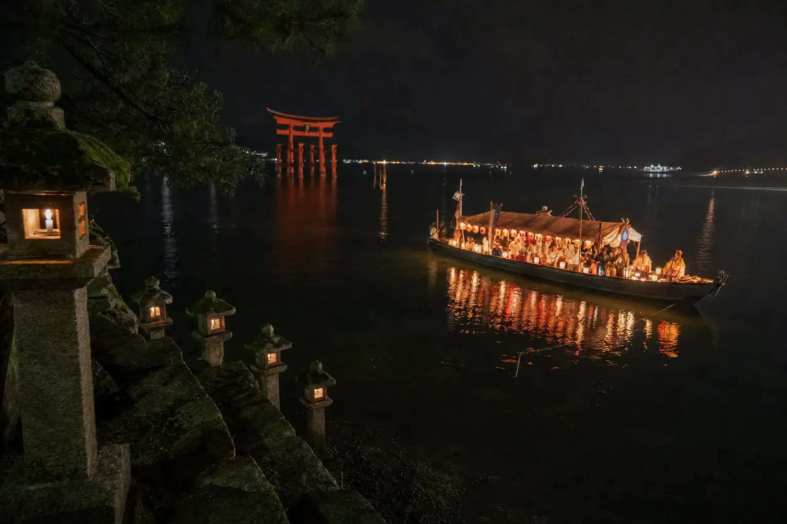 At about 23:00, the portable shrine returns to Itsukushima S