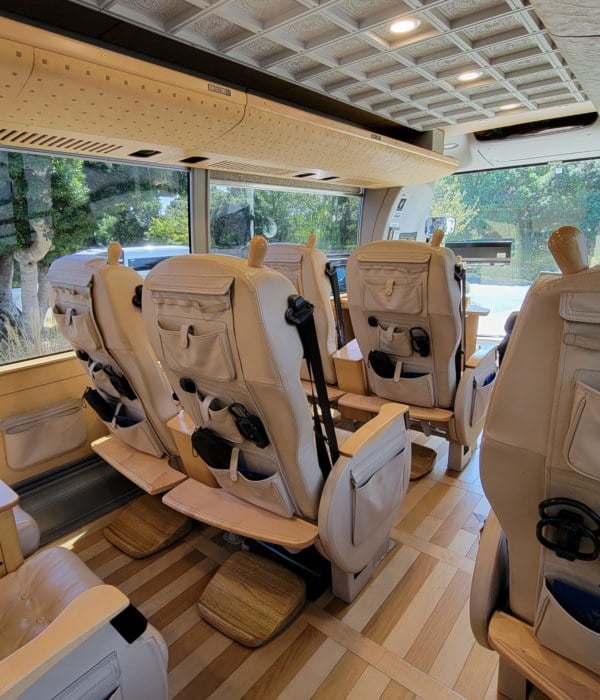 Interior-Bus