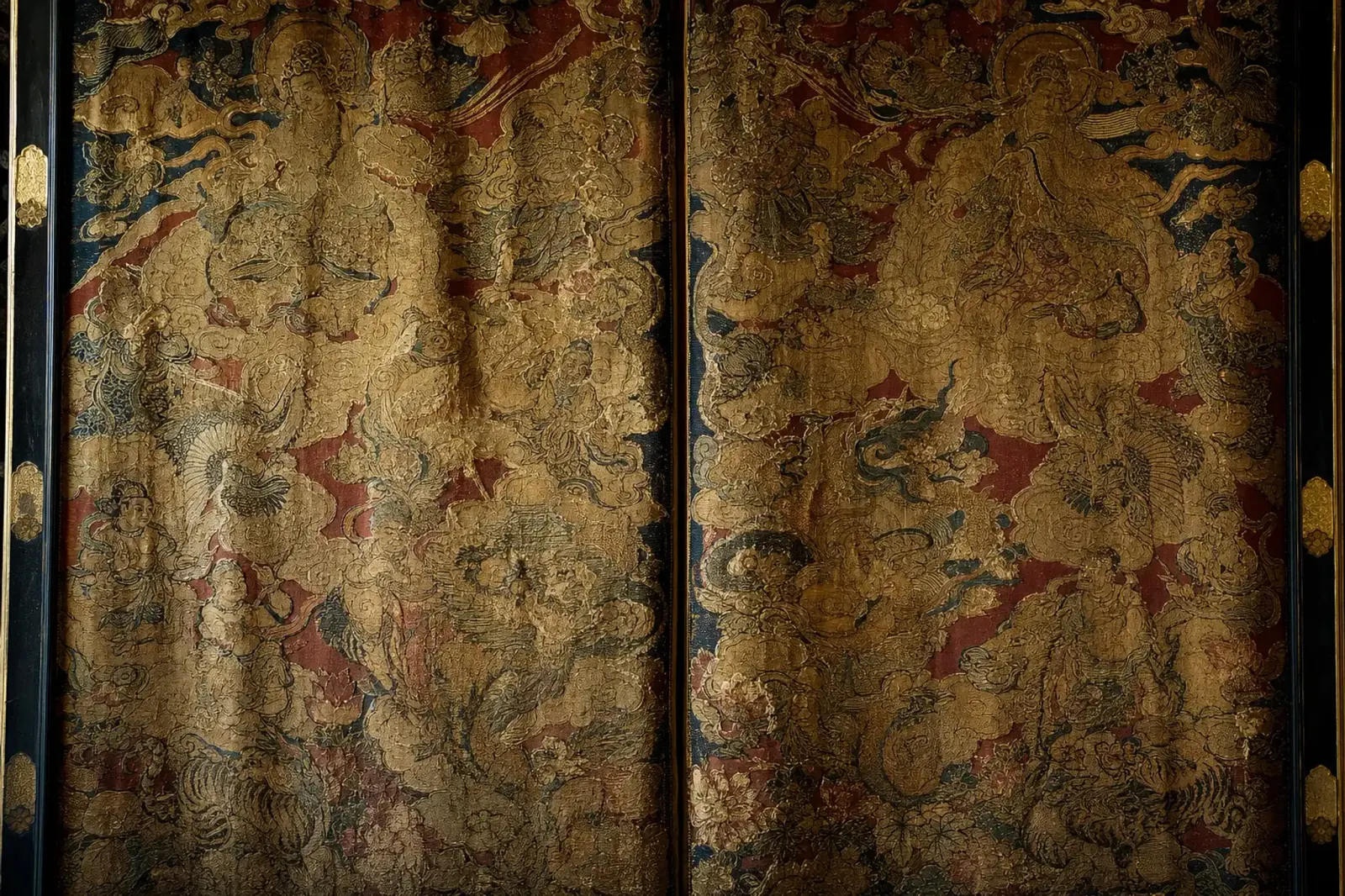 Then there are the tapestries. The back curtains of two