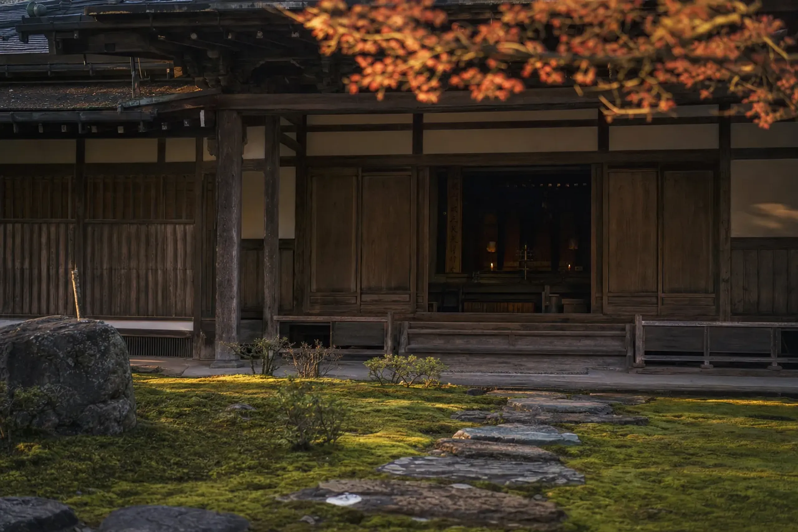 The main hall and moss-lined courtyard of Ryōsen-ji temple in Shimoda, where the supplementary Shimoda Treaty was signed