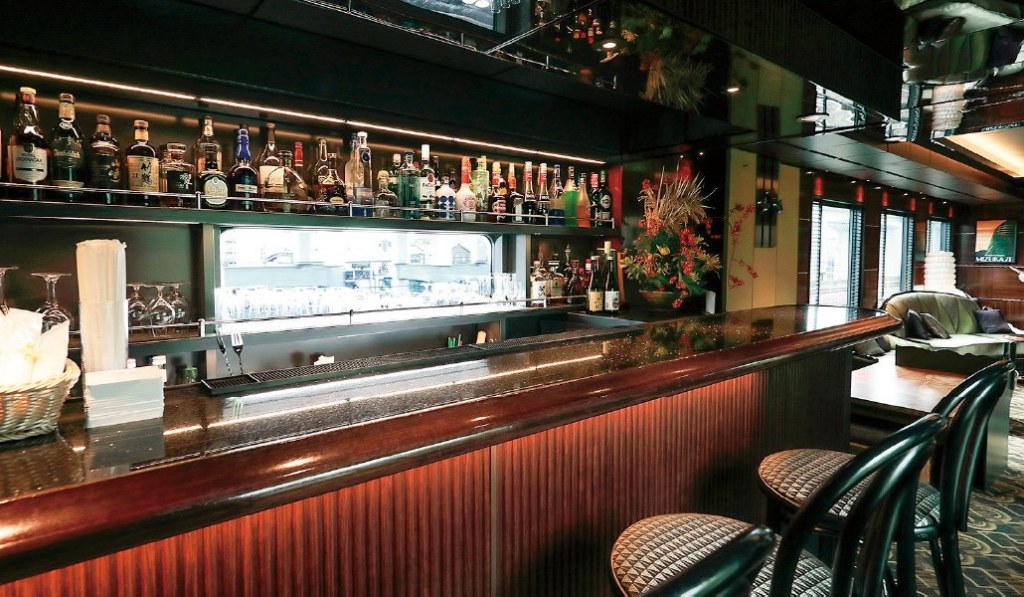 luxury train, exclusive