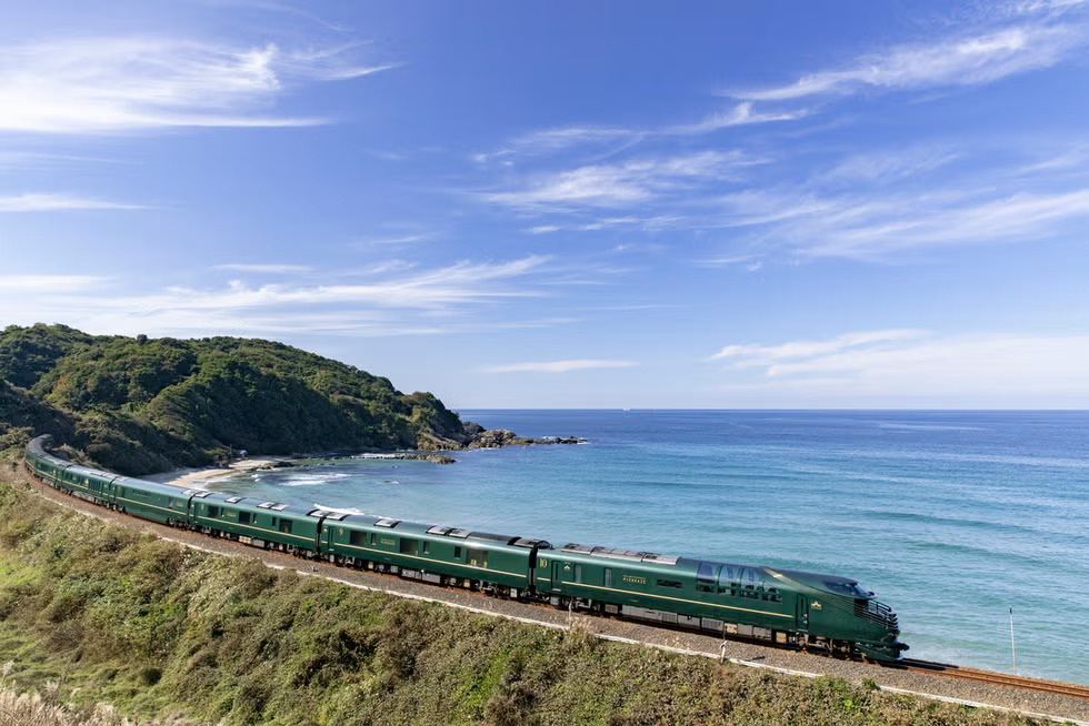 luxury train, exclusive