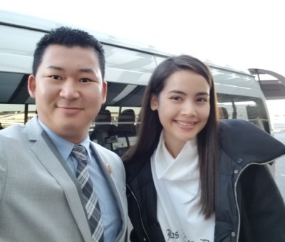 Yaya with Japan Royal Service