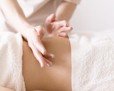 relaxing-abdomen-massage